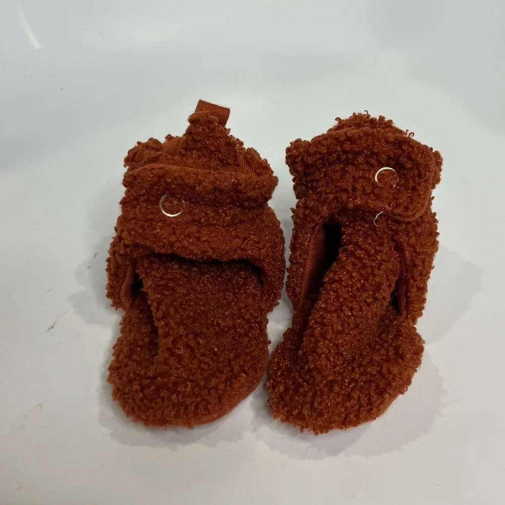 Robeez Sherpa snap booties‎ rust orange brown 3-6 months winter cozy baby